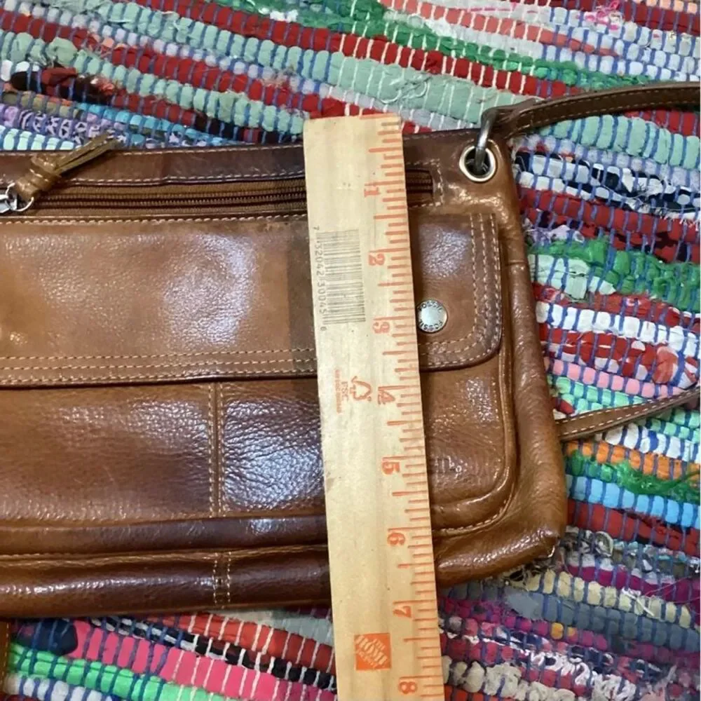 Fossil Vintage Y2K Leather Crossbody Purse Distressed & Worn Looking